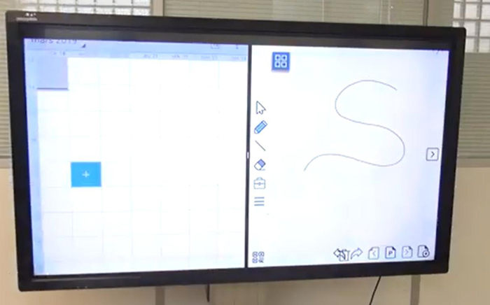 Affichage de deux applications en simultané sur l’écran interactif Eaypitch