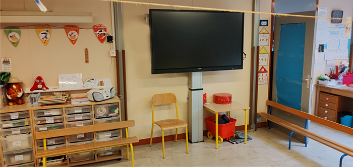 Installation d'écrans interactifs numériques pour l’Éducation, l’expérience du groupe scolaire Les Rivières